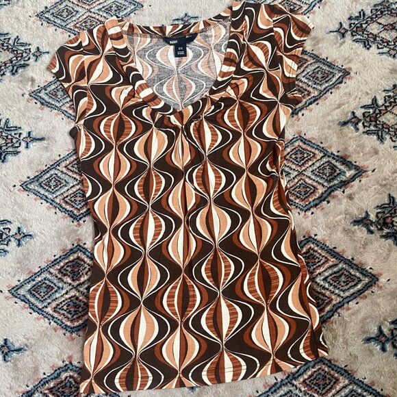 Vintage Retro-Print European V-Neck Cap-Sleeve Tee by H&M (Size XS) - Picture 4 of 16